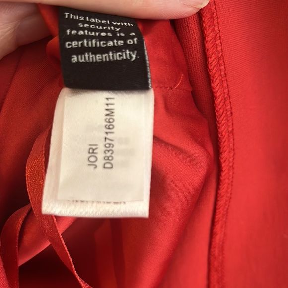 Sleek red dress from Diane von Furstenberg - Picture 8 of 9